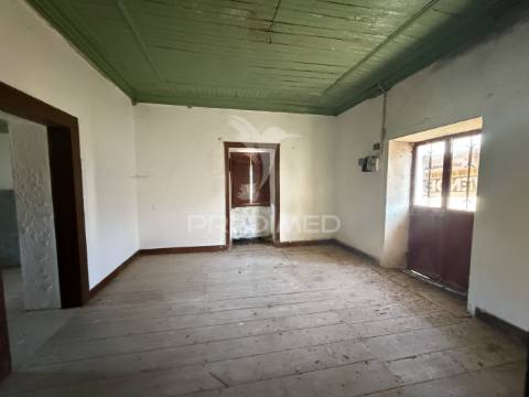 Moradia t3 na serra de santo antónio, alcanena!