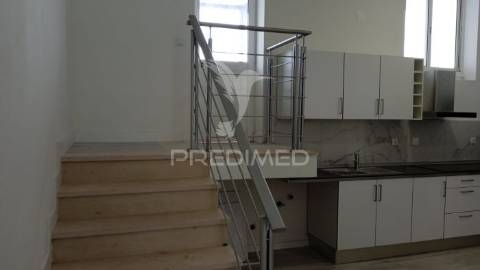 Loja com terraço - 204,48 m² - barreiro