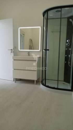 Loja com terraço - 204,48 m² - barreiro