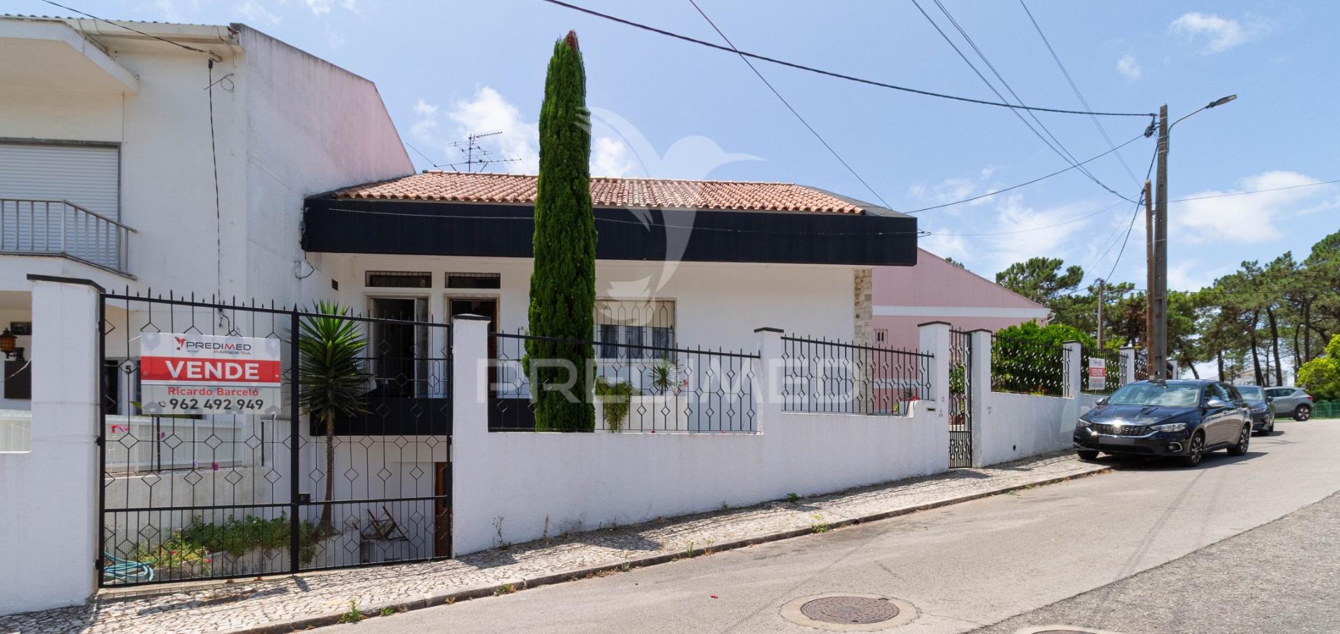 Moradia independente na rua cesário verde - miratejo - corroios - 420.000€