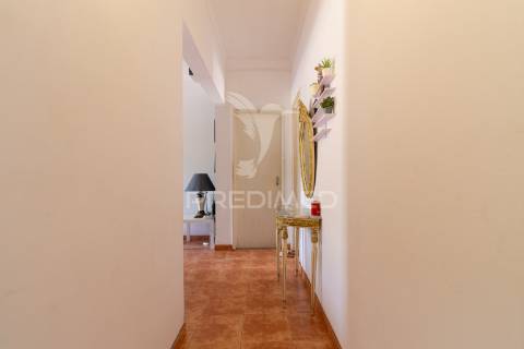 Moradia independente na rua cesário verde - miratejo - corroios - 420.000€