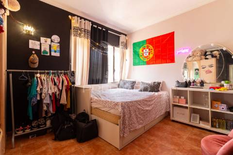 Moradia independente na rua cesário verde - miratejo - corroios - 420.000€