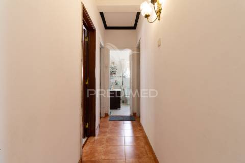 Moradia independente na rua cesário verde - miratejo - corroios - 420.000€