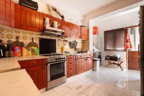 Moradia independente na rua cesário verde - miratejo - corroios - 420.000€