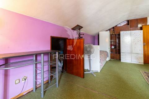 Moradia independente na rua cesário verde - miratejo - corroios - 420.000€