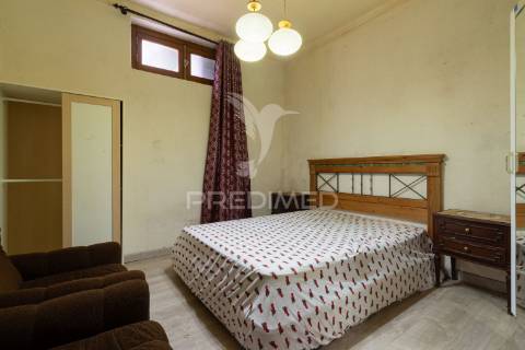 Moradia independente na rua cesário verde - miratejo - corroios - 420.000€