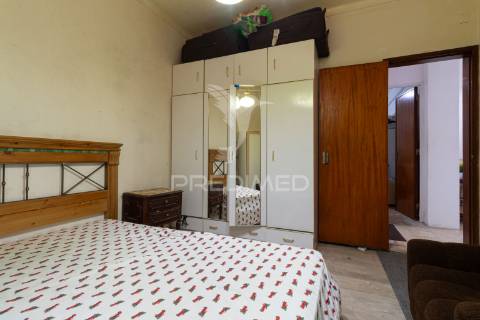Moradia independente na rua cesário verde - miratejo - corroios - 420.000€