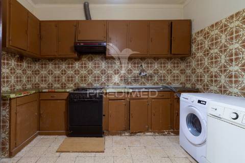 Moradia independente na rua cesário verde - miratejo - corroios - 420.000€