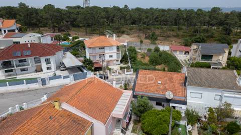 Moradia independente na rua cesário verde - miratejo - corroios - 420.000€