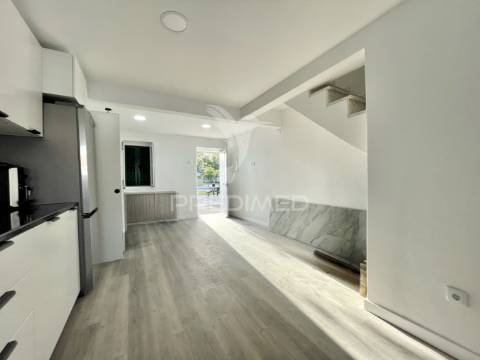 Moradia t2 renovada com quintal