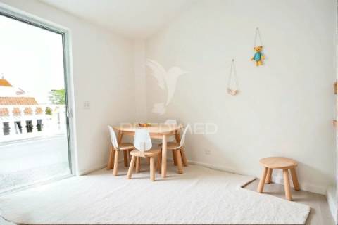Moradia t2 renovada com quintal