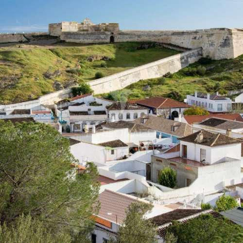 Moradia t2 renovada com quintal