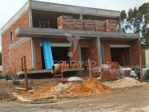 A tua nova casa está em alcanede – conforto, estilo e preço justo!