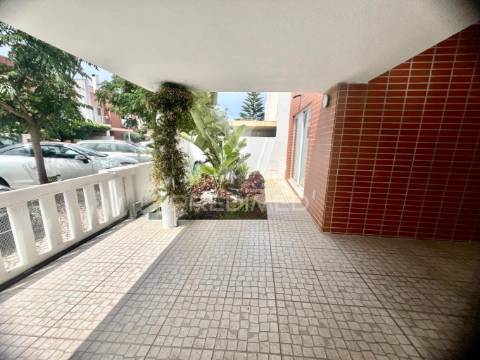Moradia em banda t3 com piscina