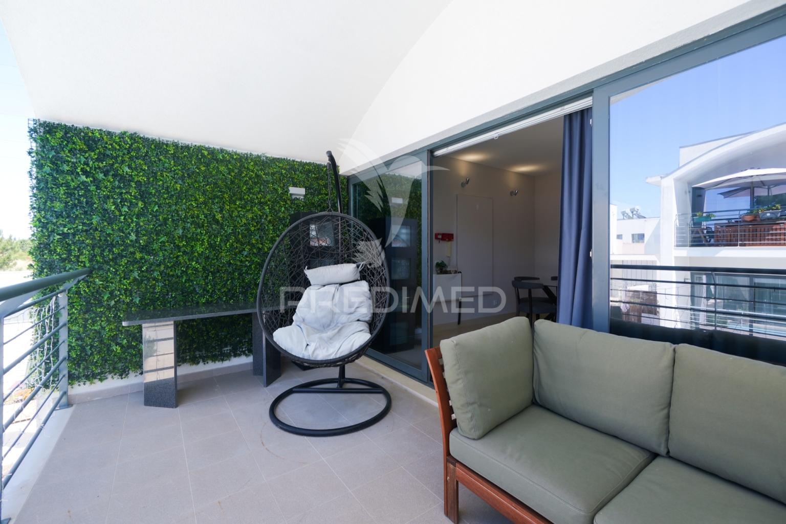 Apartamento t1+1 em condomínio com piscina