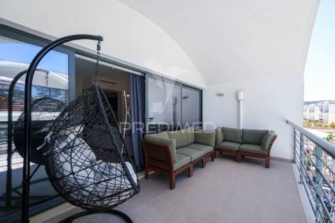Apartamento t1+1 em condomínio com piscina