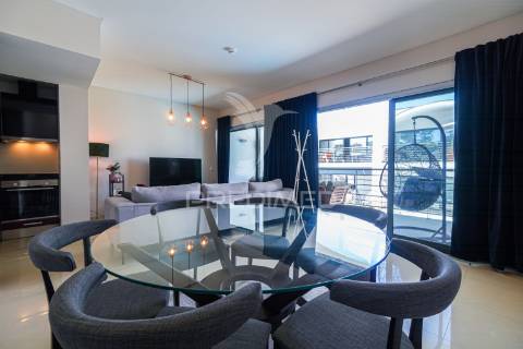 Apartamento t1+1 em condomínio com piscina