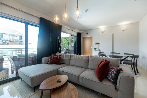 Apartamento t1+1 em condomínio com piscina