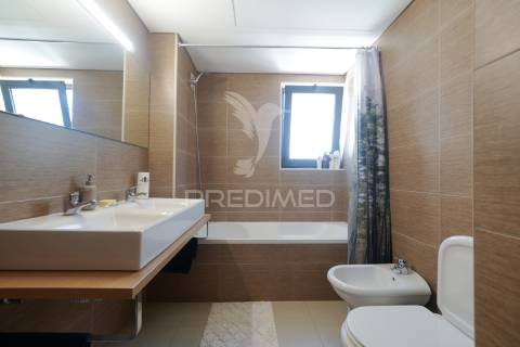 Apartamento t1+1 em condomínio com piscina