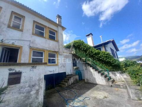 Casa t2+1 com garagem e quintal no coração da cidade