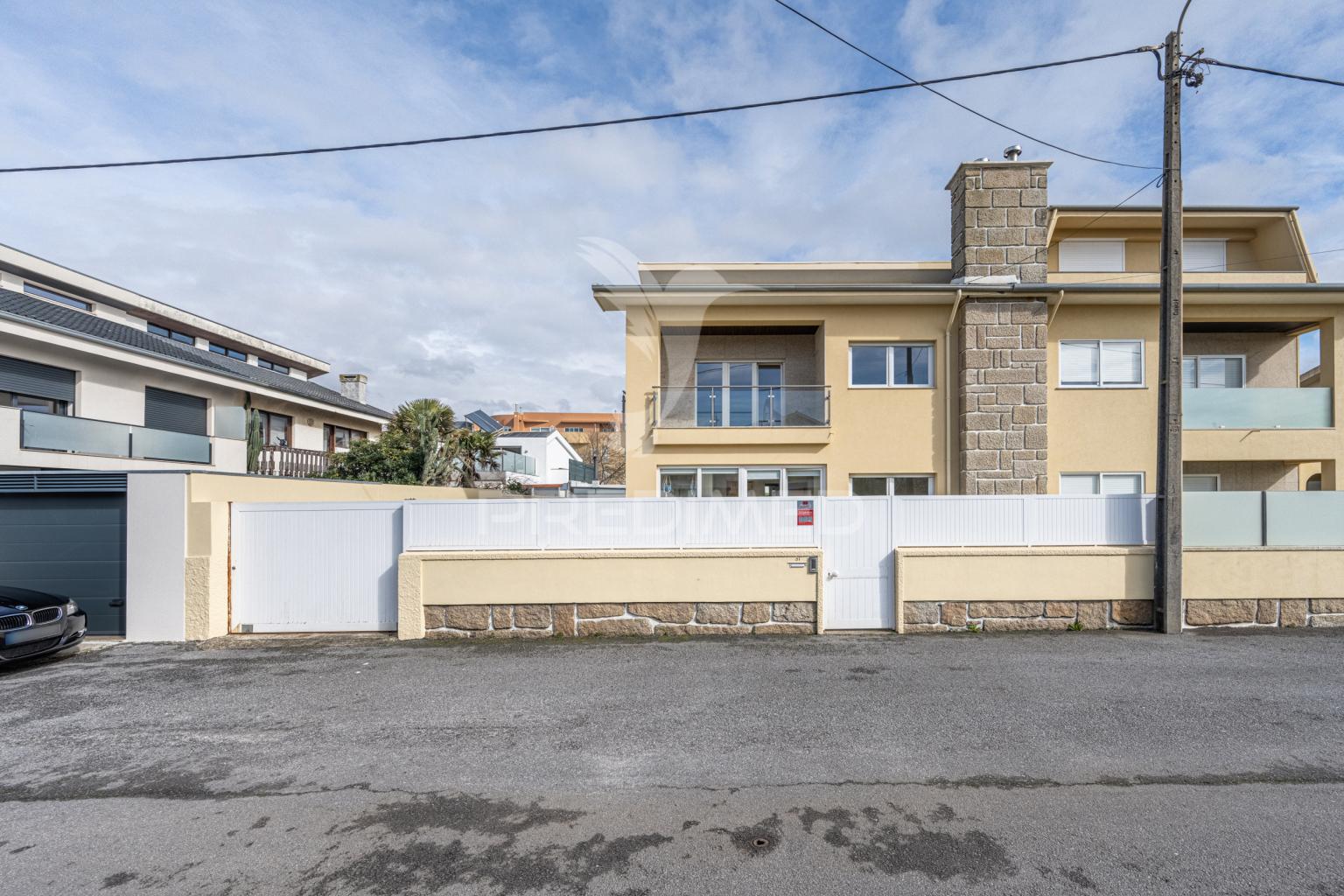 Moradia em francelos