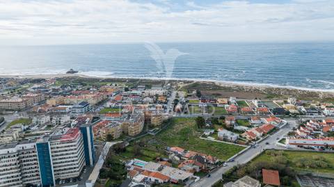 Moradia em francelos
