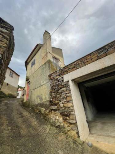 Moradia t3 em murça  – vila nova de foz côa
