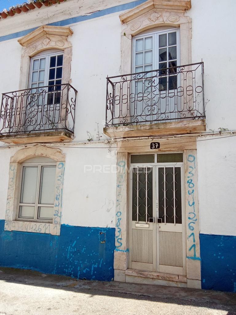 Casa secular