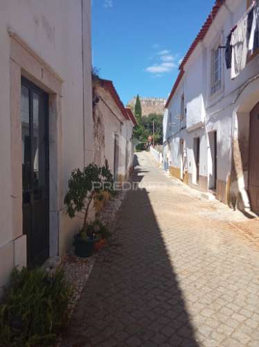 Ruina em zona historica vila viçosa