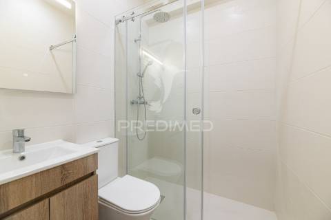 Reservado- t2 renovado no centro de alverca do ribatejo
