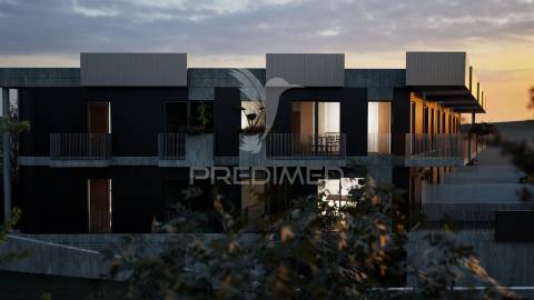 T1 novo,  a poucos minutos da praia