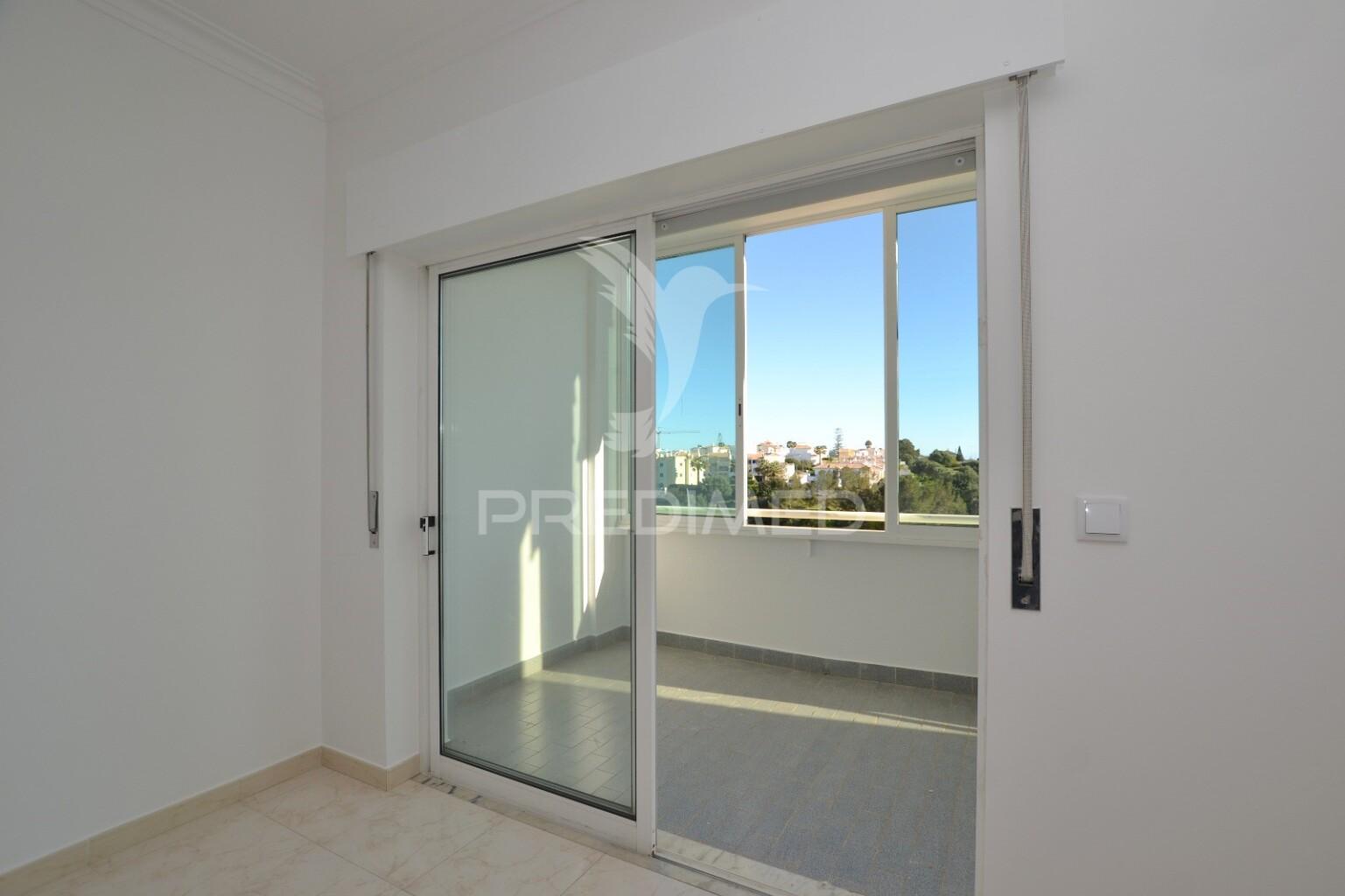 Apartamento t2/estacionamento privado