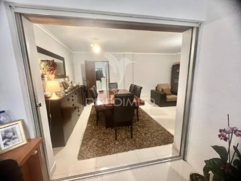 Apartamento t3 com 121m2 - urbanização dos loios