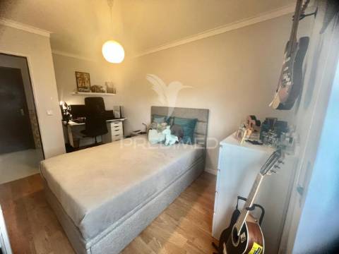 Apartamento t3 com 121m2 - urbanização dos loios
