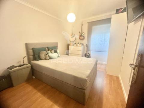 Apartamento t3 com 121m2 - urbanização dos loios