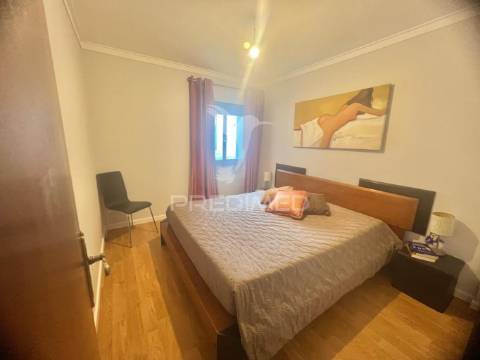 Apartamento t3 com 121m2 - urbanização dos loios