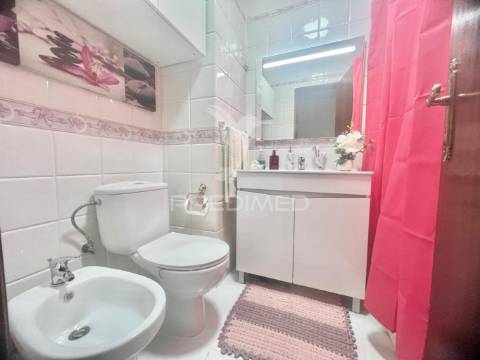 Apartamento t3 com 121m2 - urbanização dos loios