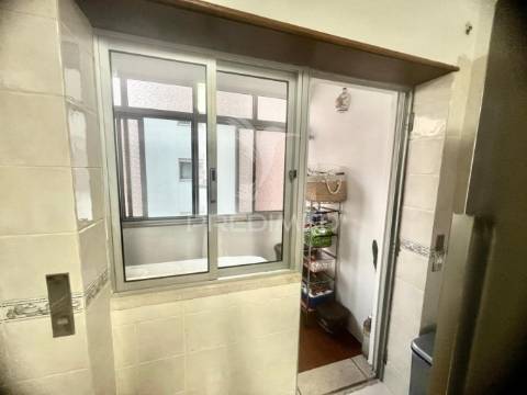 Apartamento t3 com 121m2 - urbanização dos loios