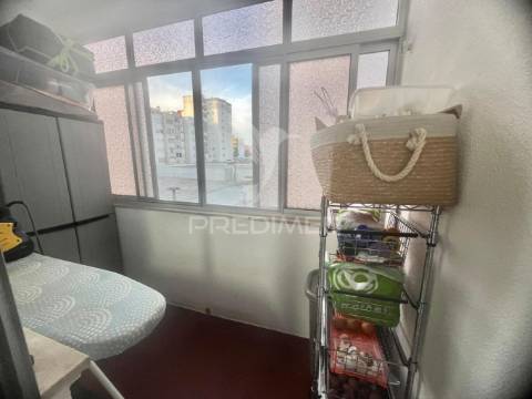 Apartamento t3 com 121m2 - urbanização dos loios