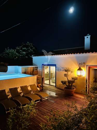 Moradia remodelada em fornalhas velhas