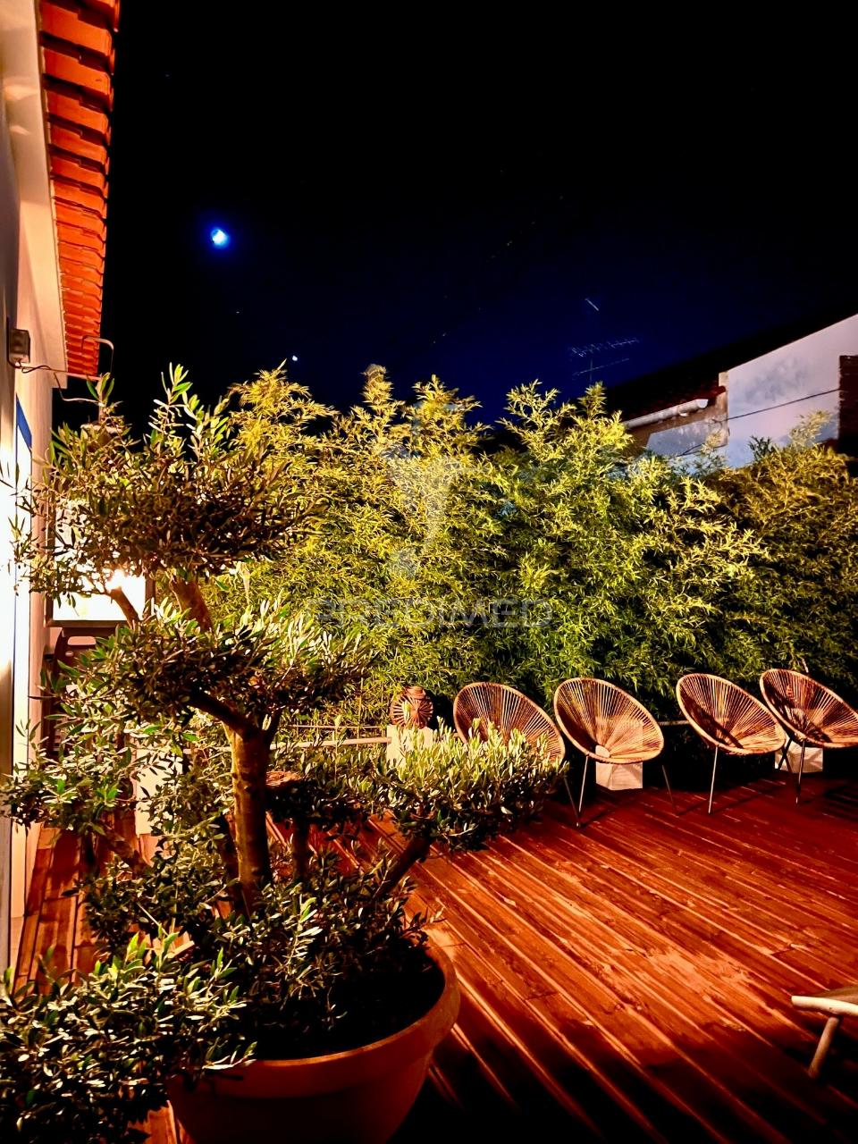 Moradia remodelada em fornalhas velhas