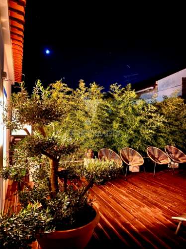 Moradia remodelada em fornalhas velhas