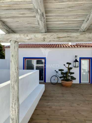 Moradia remodelada em fornalhas velhas