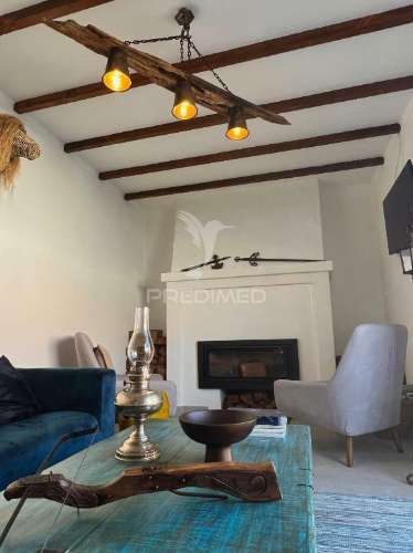 Moradia remodelada em fornalhas velhas