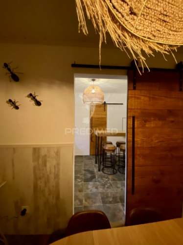 Moradia remodelada em fornalhas velhas