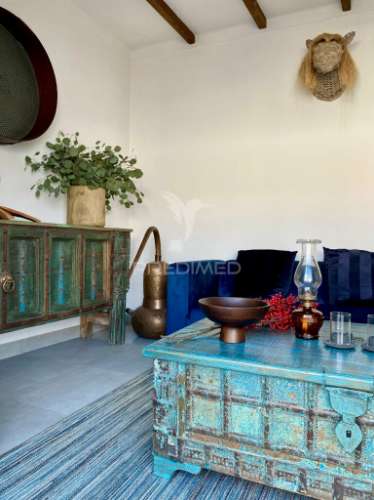 Moradia remodelada em fornalhas velhas
