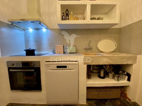Moradia remodelada em fornalhas velhas