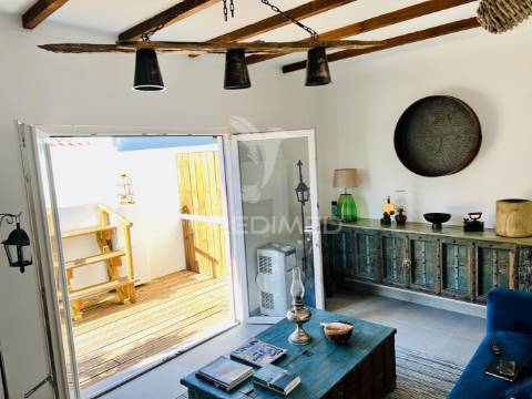 Moradia remodelada em fornalhas velhas