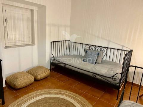 Moradia remodelada em fornalhas velhas