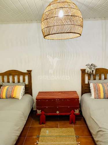 Moradia remodelada em fornalhas velhas
